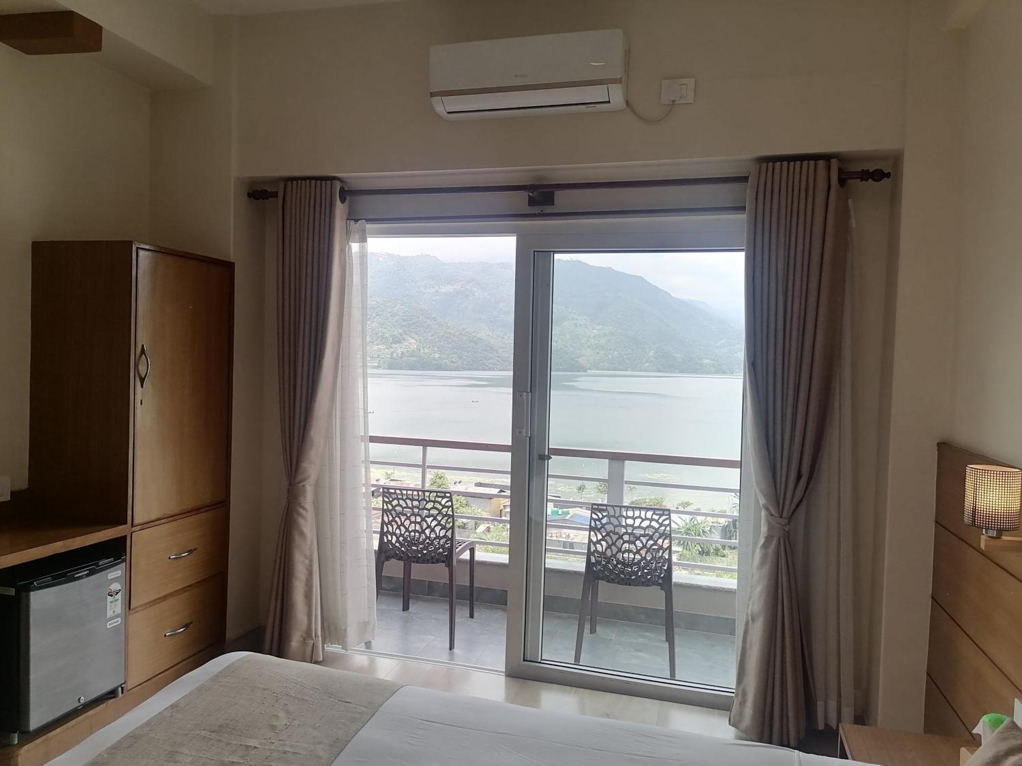 Urban Boutique Hotel Pokhara Dış mekan fotoğraf