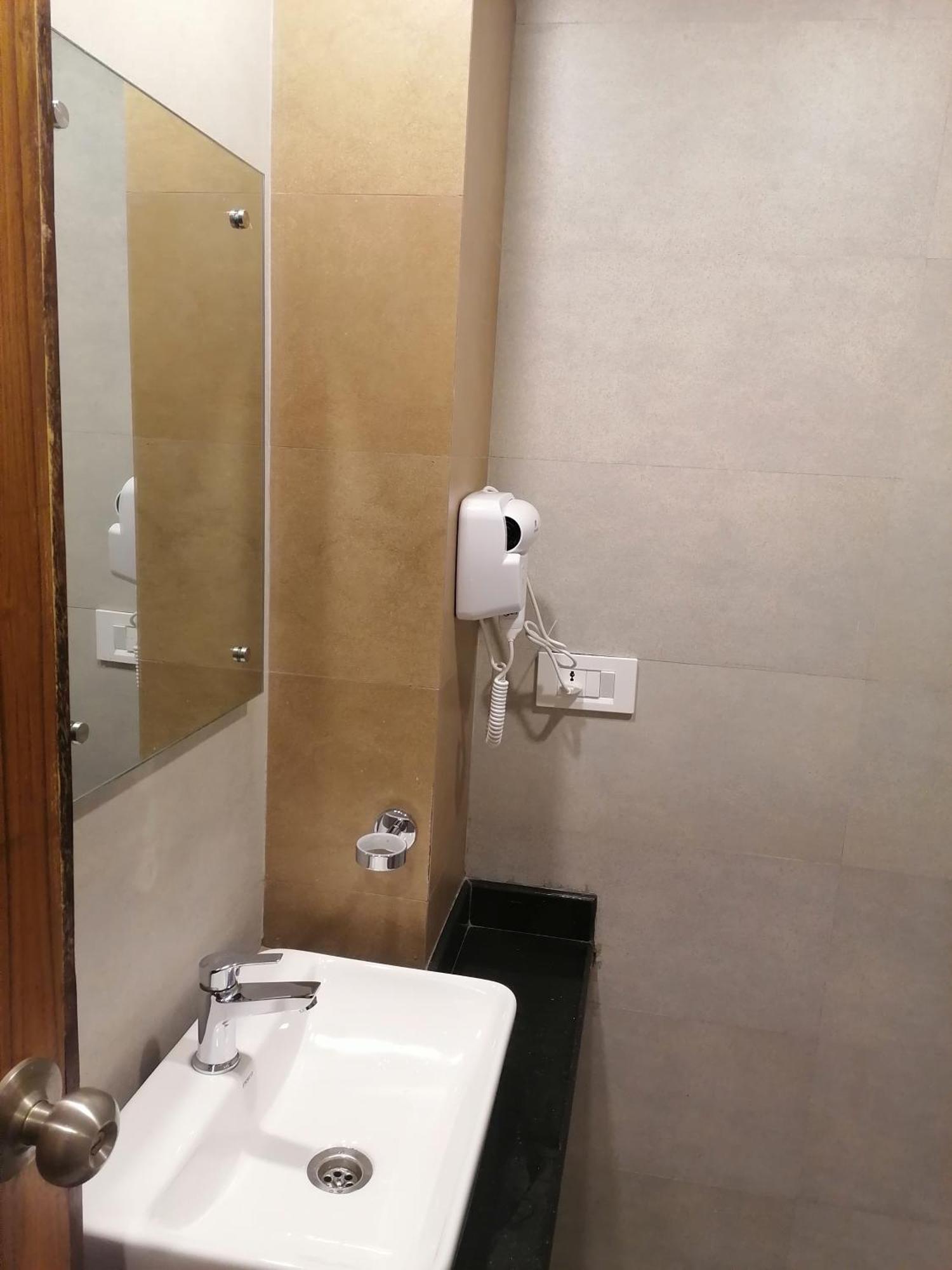 Urban Boutique Hotel Pokhara Oda fotoğraf