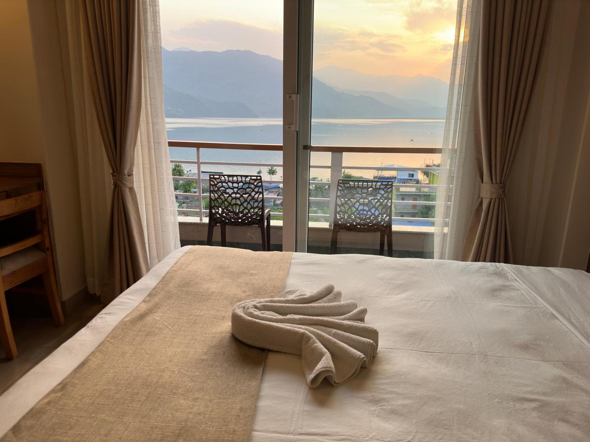 Urban Boutique Hotel Pokhara Dış mekan fotoğraf