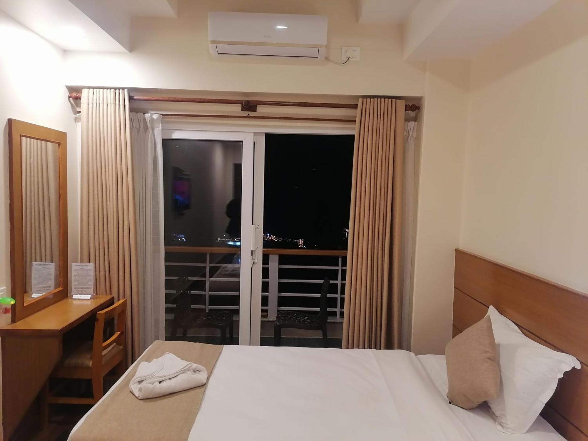 Urban Boutique Hotel Pokhara Dış mekan fotoğraf