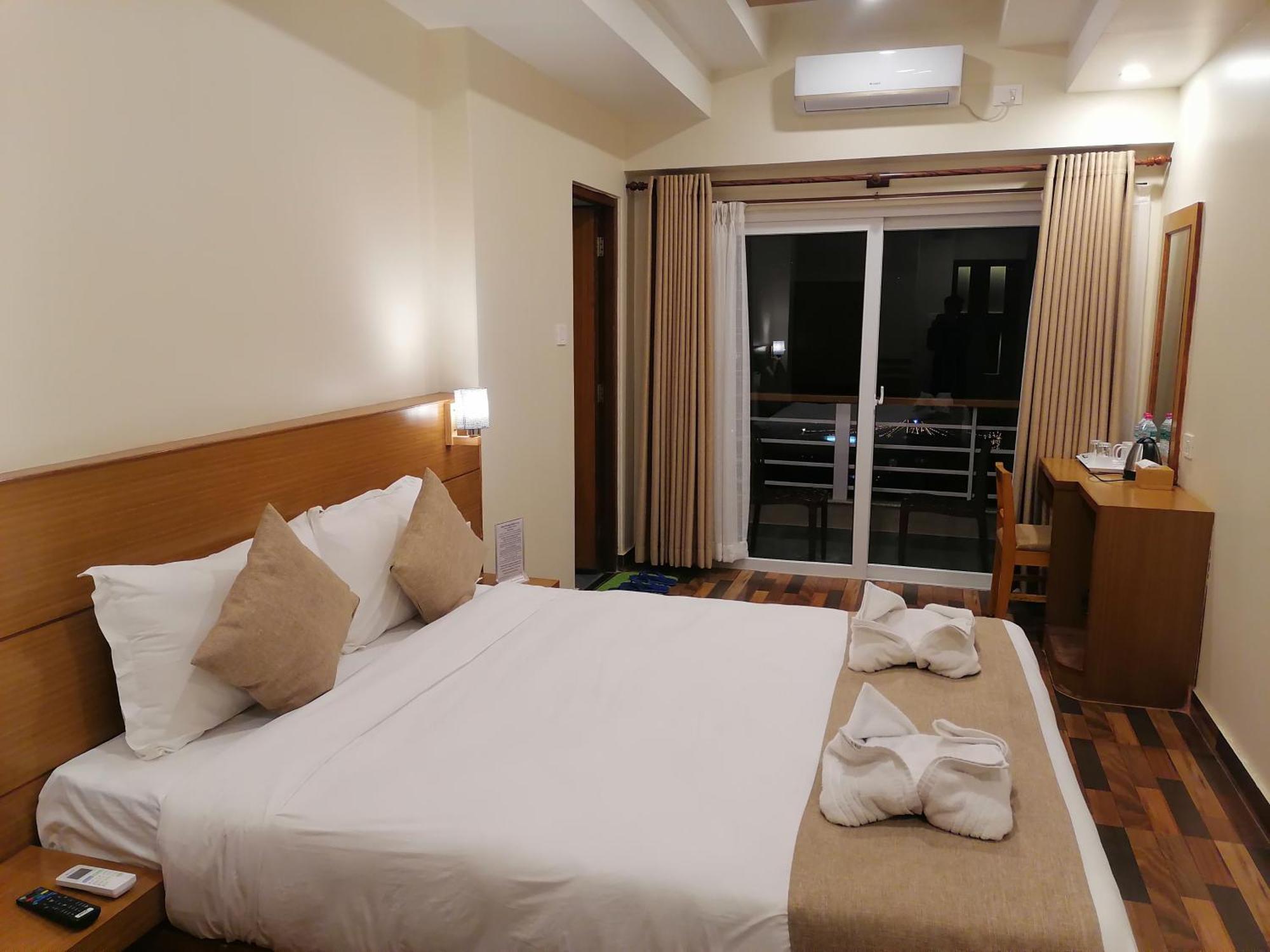 Urban Boutique Hotel Pokhara Dış mekan fotoğraf