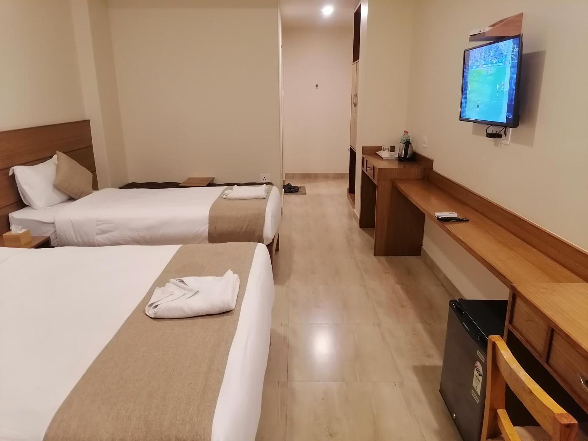 Urban Boutique Hotel Pokhara Dış mekan fotoğraf