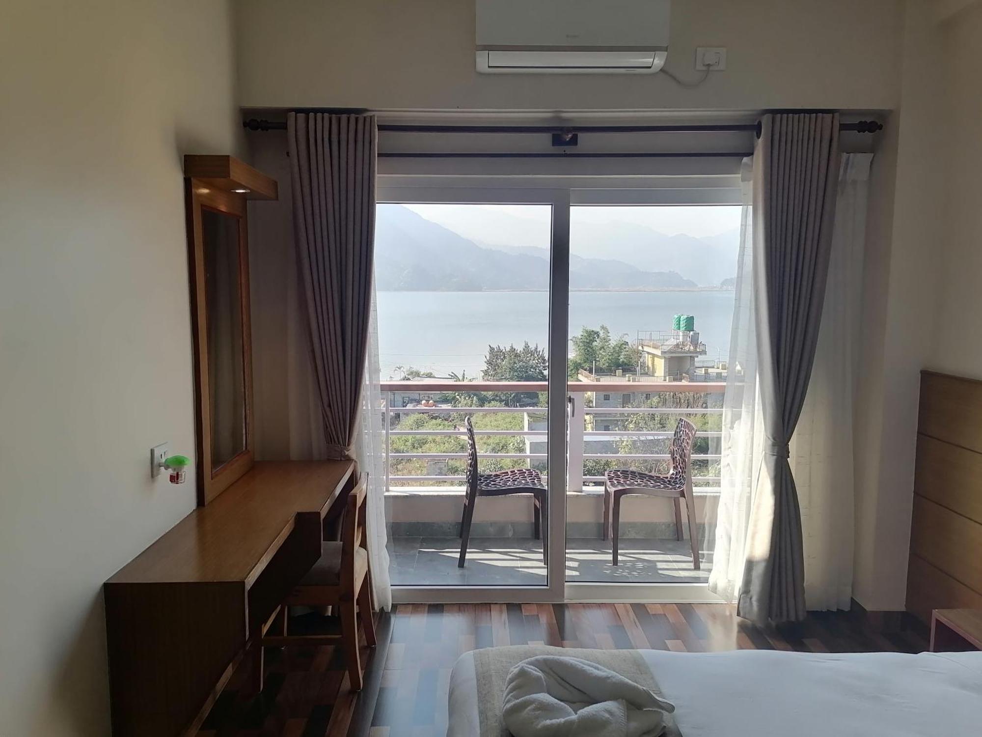 Urban Boutique Hotel Pokhara Dış mekan fotoğraf