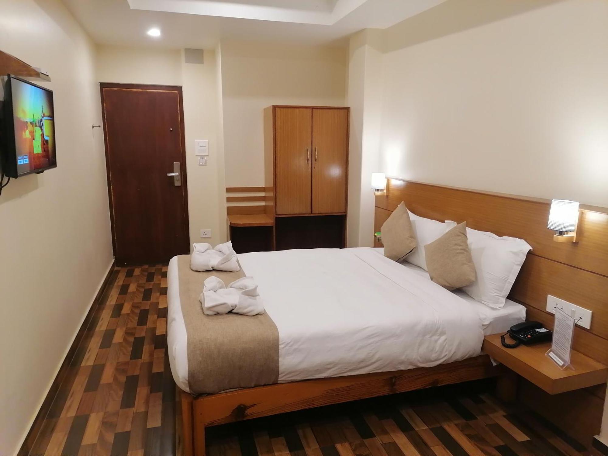 Urban Boutique Hotel Pokhara Dış mekan fotoğraf